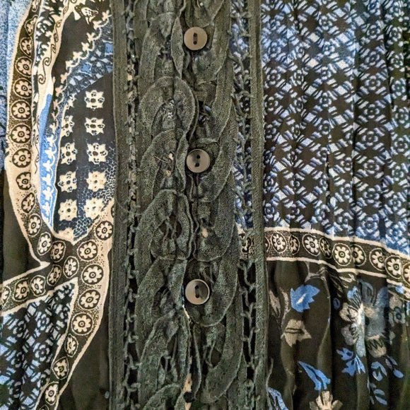 DRESS BARN Women's Accordion Crinkle Blouse Size S Blue & Black NWOT - Picture 5 of 7